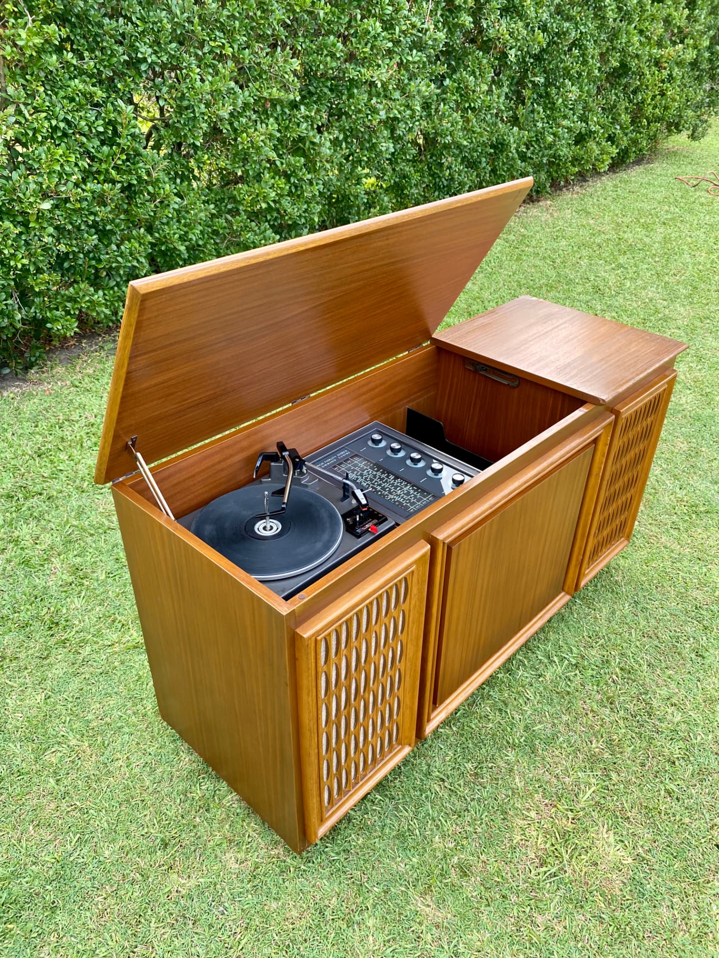 GE Westmont Radiogram available for pre-order from Retraphonics — photograph 1 of 8